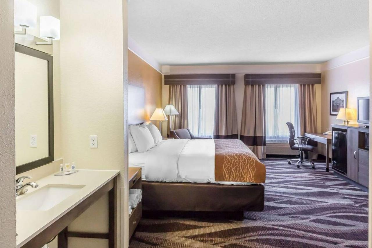 Comfort Inn Near Frost Bank Center 샌안토니오 외부 사진
